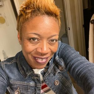 Meet your Posher, Deb